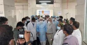 হাম আক্রান্ত রোগীদের দেখতে শিশু হাসপাতালে জামায়াত আমির