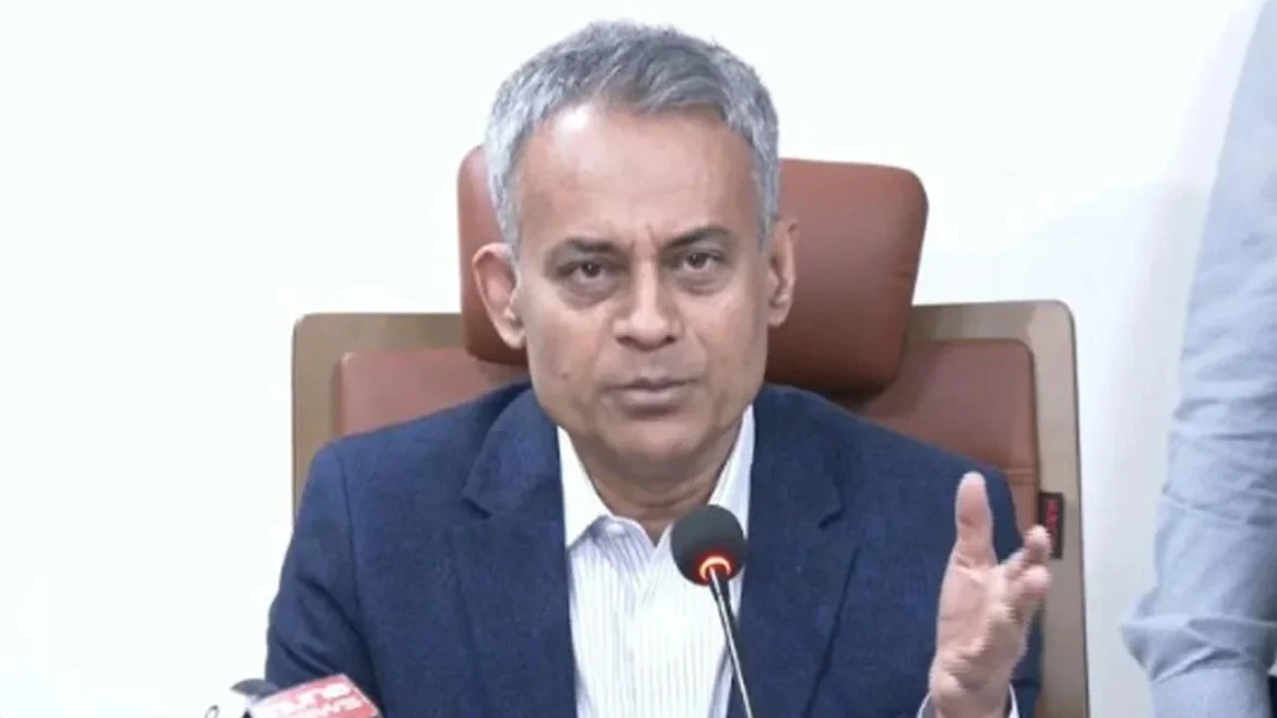 সড়ক নিরাপত্তা নিয়ে ঘোষণা সড়ক পরিবহন ও সেতুমন্ত্রী শেখ রবিউল আলমের
