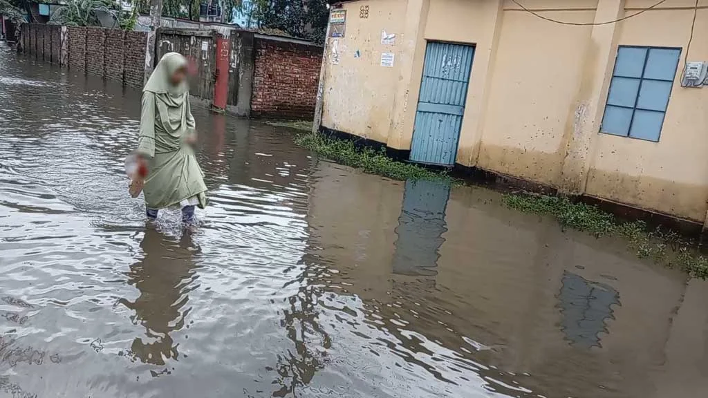 রংপুরে ভয়াবহ জলাবদ্ধতা