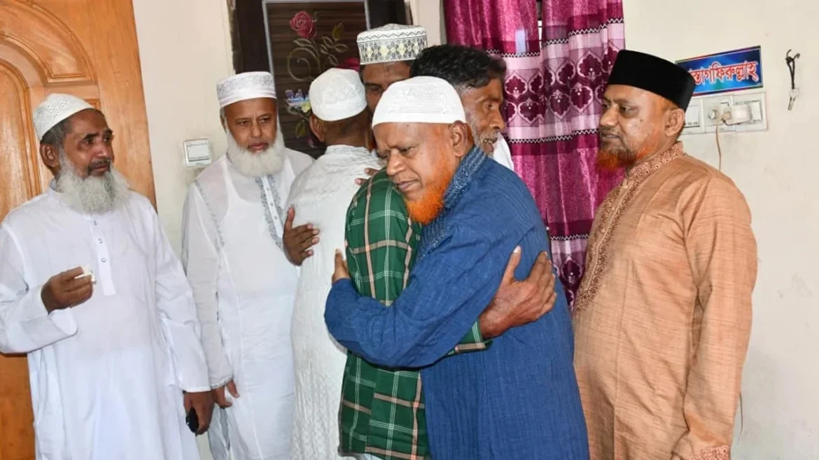 ঈদে জুলাই শহীদ পরিবারের পাশে জামায়াত নেতারা