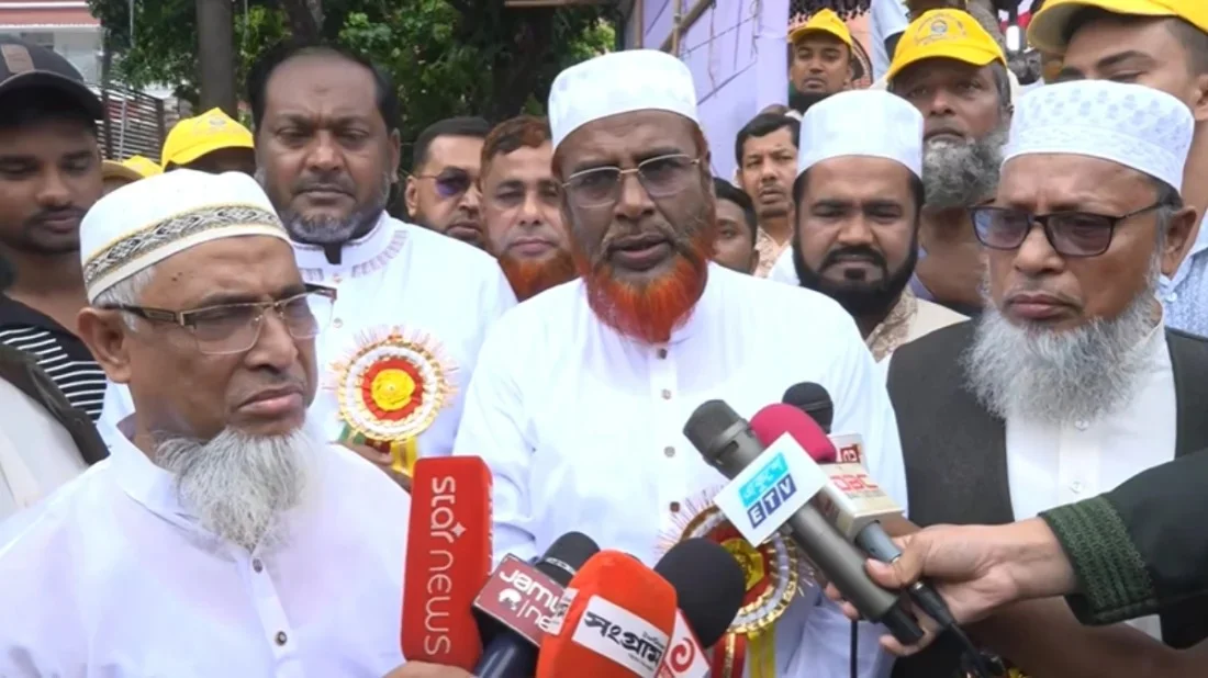 কুমিল্লা টাউন হল মাঠে বাংলাদেশ জামায়াতে ইসলামীর সেক্রেটারি জেনারেল মিয়া গোলাম পরওয়ার