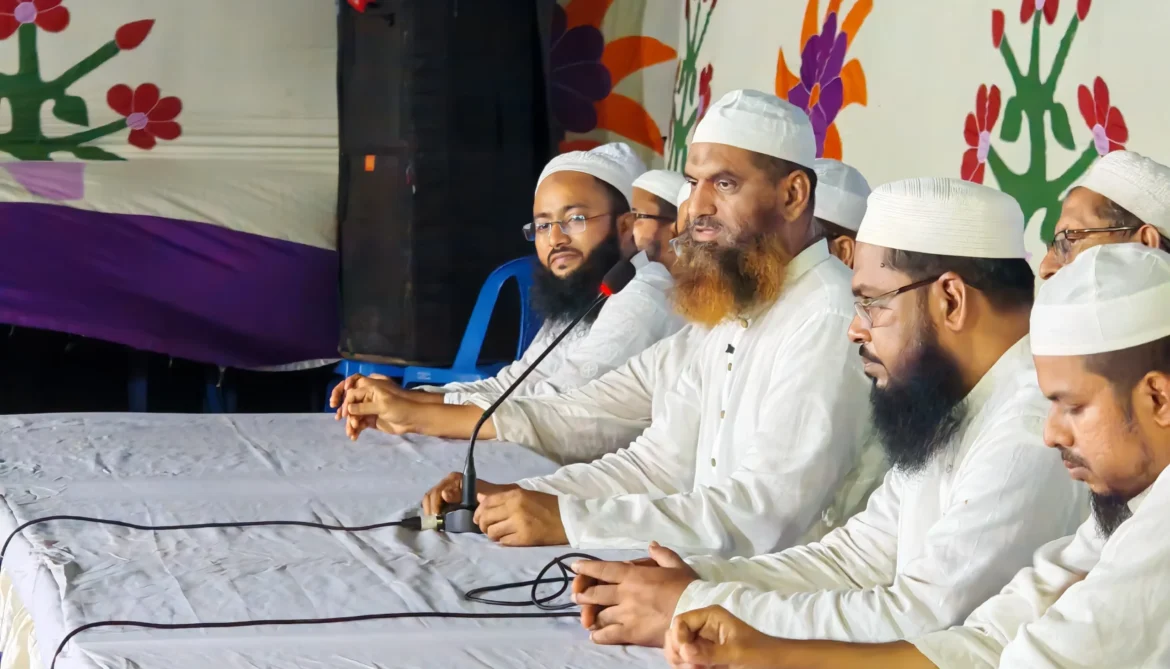 মোহাম্মদপুরে আমীরে মজলিসের হাতে বাংলাদেশ খেলাফত মজলিসে তিন শতাধিক মানুষের যোগদান