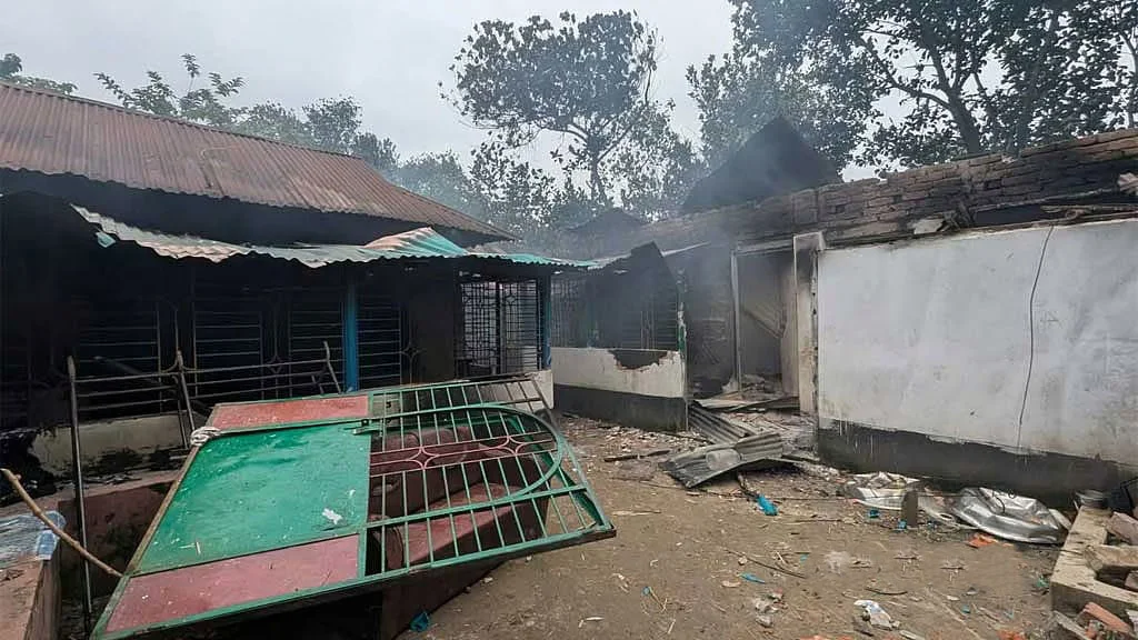 ভালুকায় মসজিদের মাইকে ঘোষণার পর মাদক ব্যবসায়ীর বাড়িতে হামলা