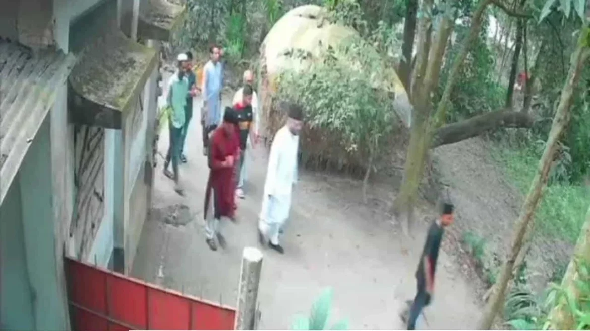 রংপুরে মুসলিম পরিবারকে কাদিয়ানী মতবাদ গ্রহণে চাপের অভিযোগ