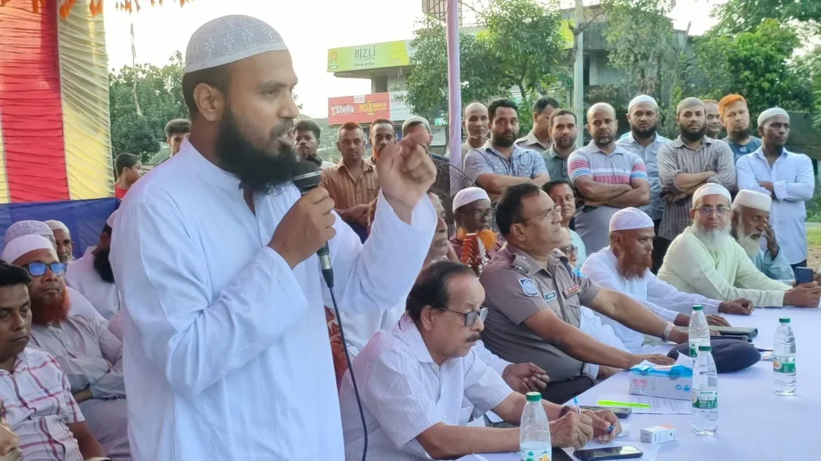 মাদকবিরোধী সমাবেশে বক্তব্য রাখছেন প্রিন্সিপাল মুফতি রাকীবুল ইসলাম