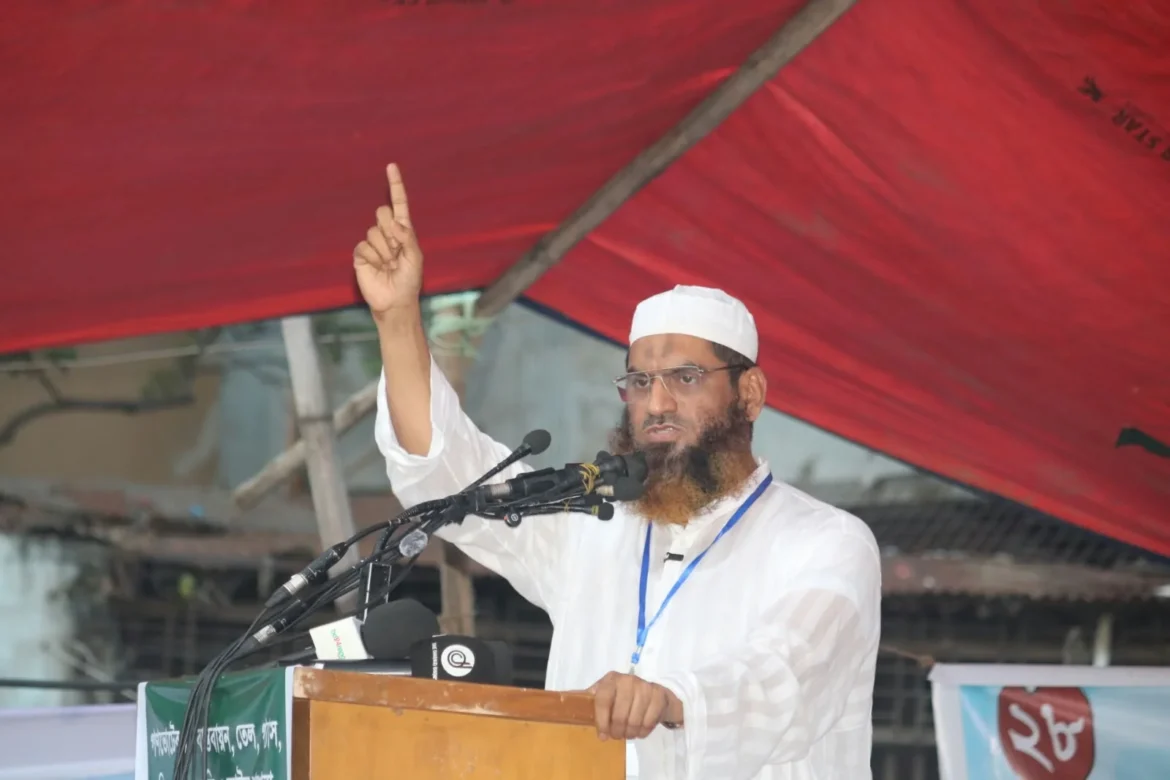 যাত্রাবাড়ীর নাগরিক সমাবেশে বক্তব্য দিচ্ছেন মাওলানা মামুনুল হক