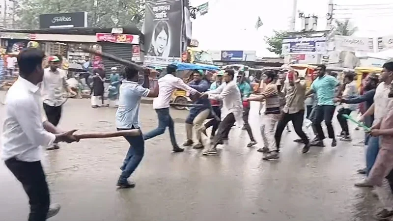 তোলারাম কলেজে ছাত্রশিবির-ছাত্রদলের দফায় দফায় সংঘর্ষ