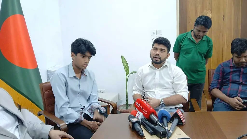 ট্রাইব্যুনালে অভিযোগ দেবে পরিবার