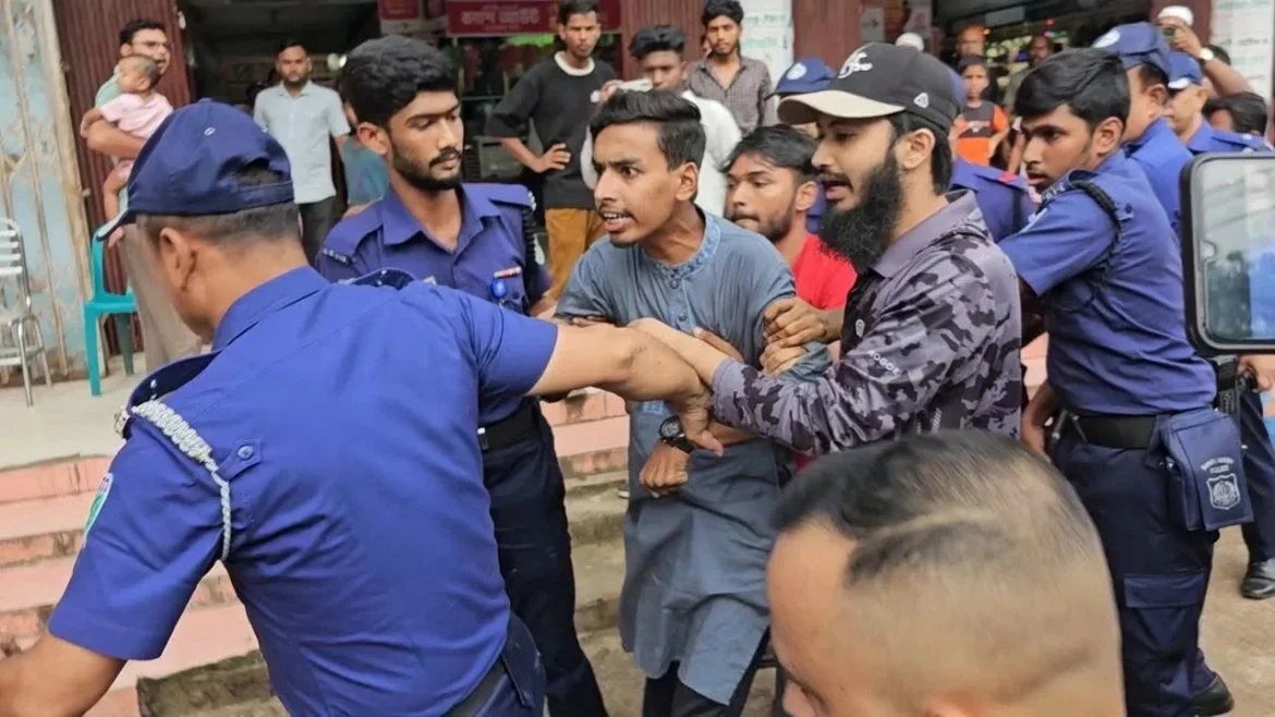 লোডশেডিং-গ্যাস সংকটের প্রতিবাদে মিছিলের প্রস্তুতিকালীন আটক ৩