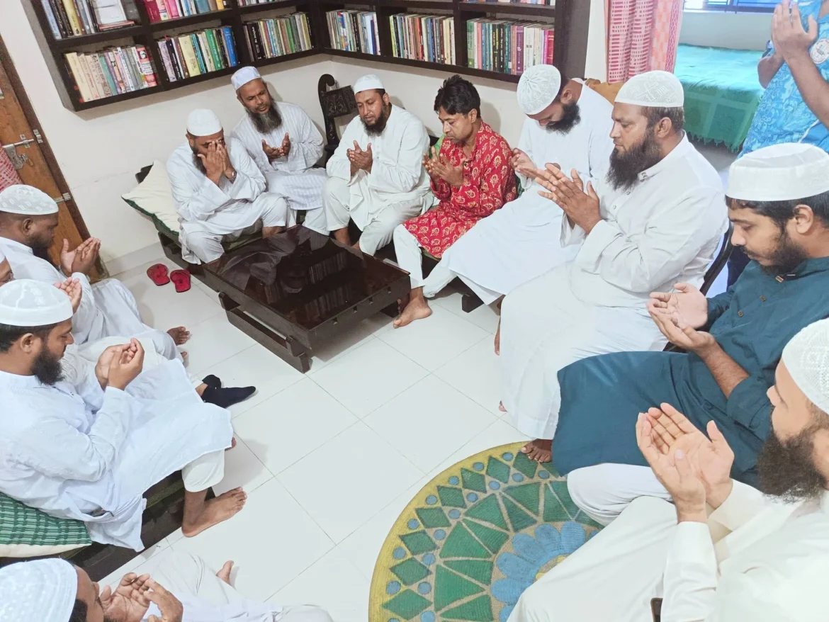 নিহত অপ্রতিমের পরিবারের সঙ্গে বাংলাদেশ খেলাফত মজলিসের নেতৃবৃন্দ