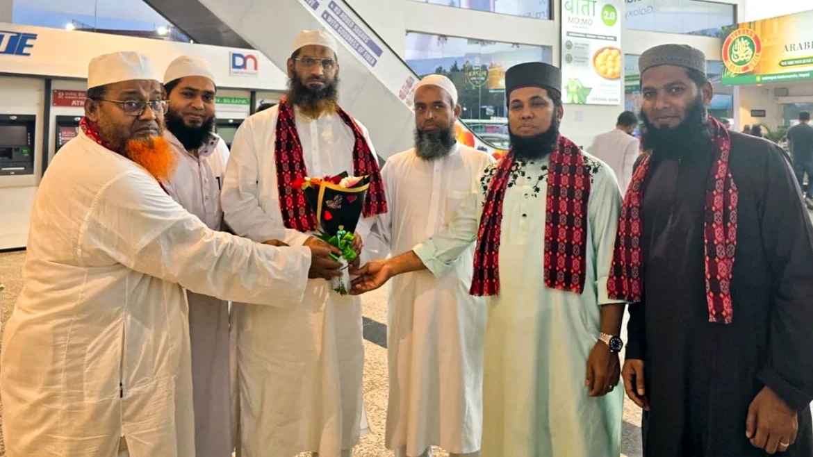 নেপালে পৌঁছেছেন আল্লামা মামুনুল হক